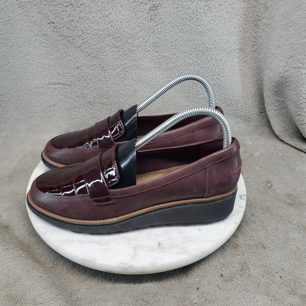 Clarks Shoes Womens Size 7 Sharon Gracie Purple Leather Penny Loafers